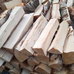 Укладка дров в поленницу